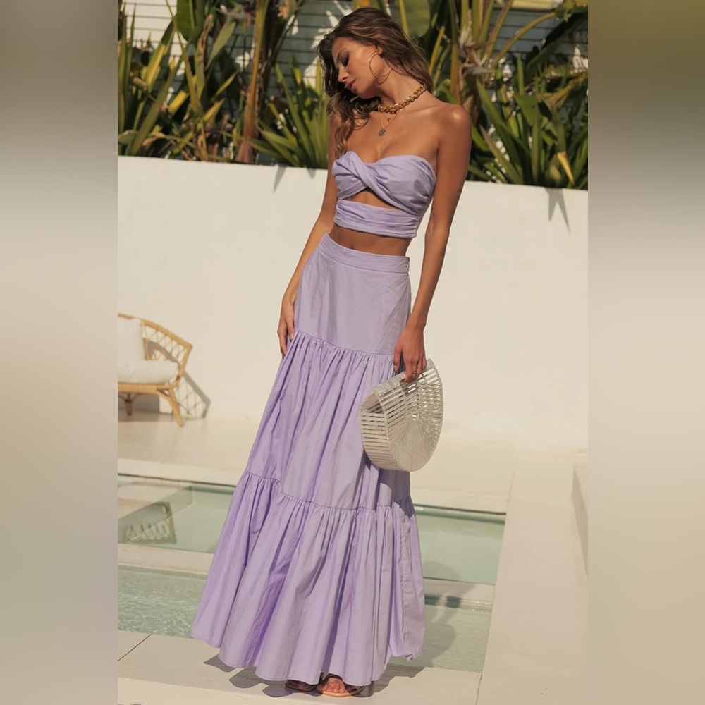 NWOT runaway the label set. Beautiful light purple. Size M.